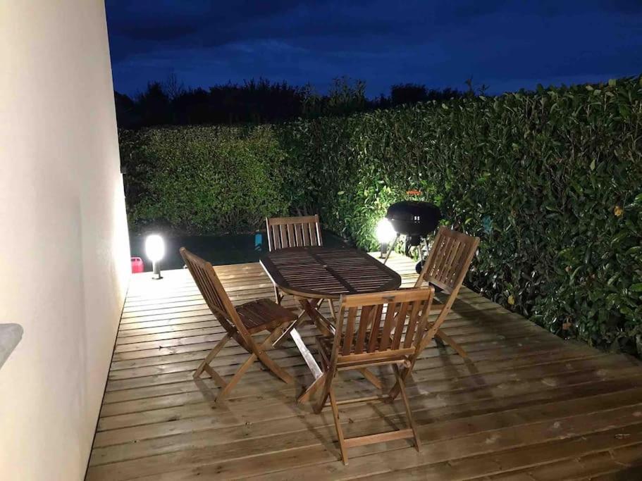 Maisonnette Avec Terrasse Argences Eksteriør billede